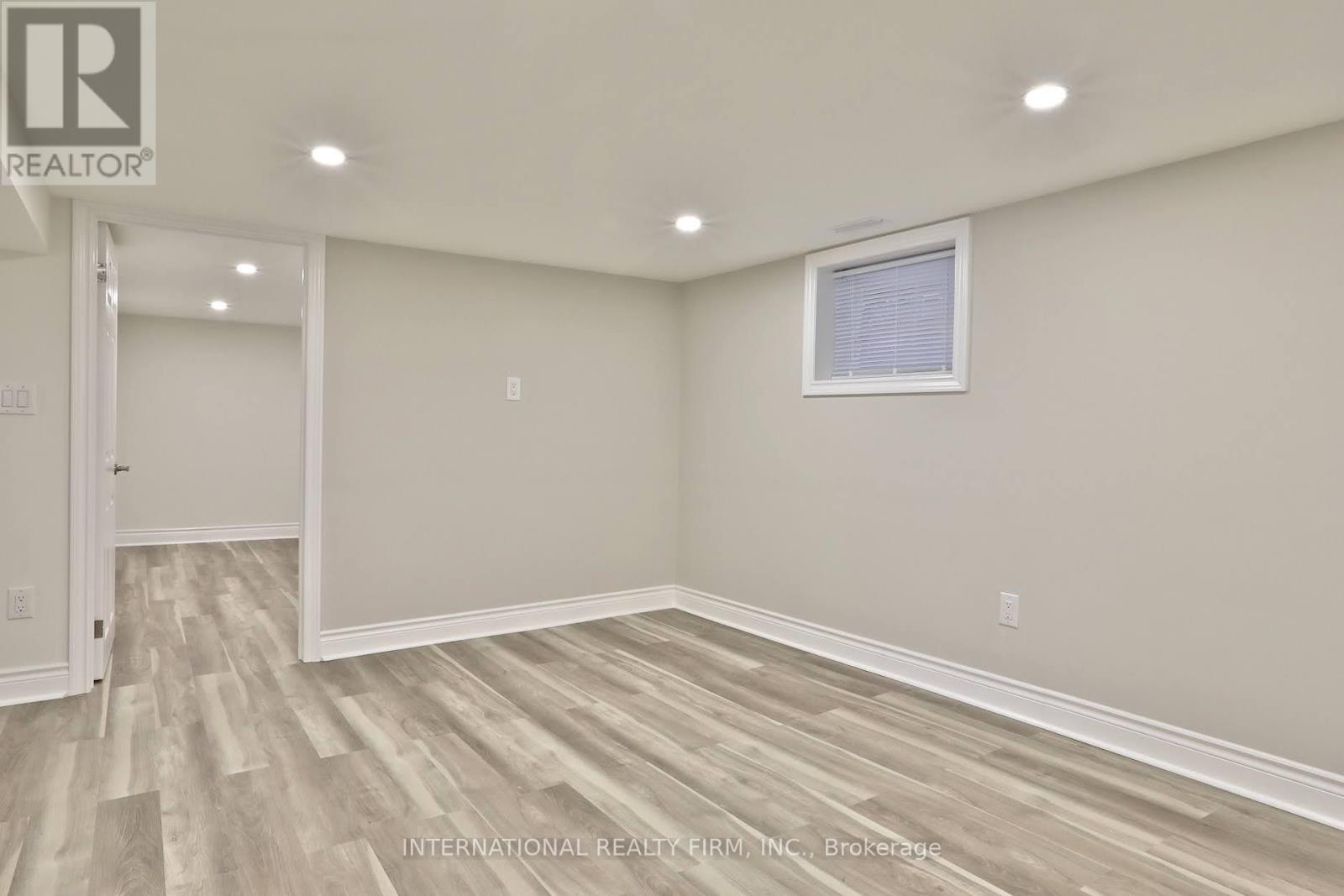 688 SAMMON AVENUE - 31
