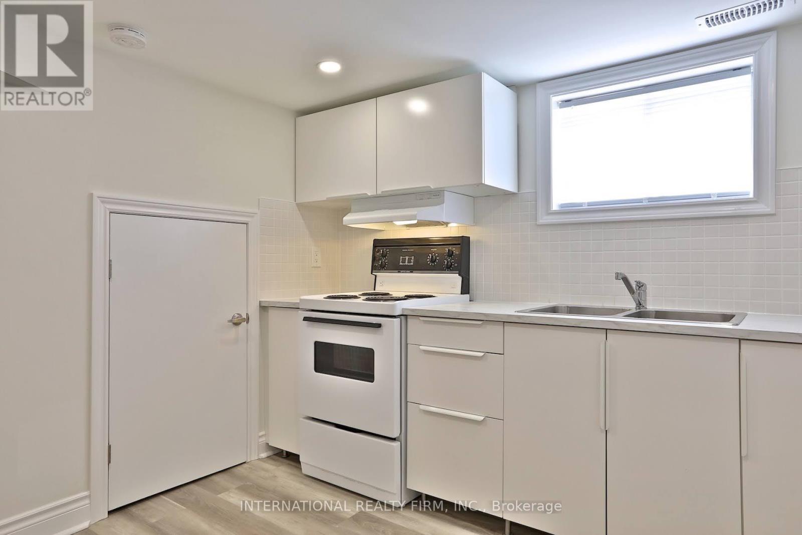 688 SAMMON AVENUE - 33
