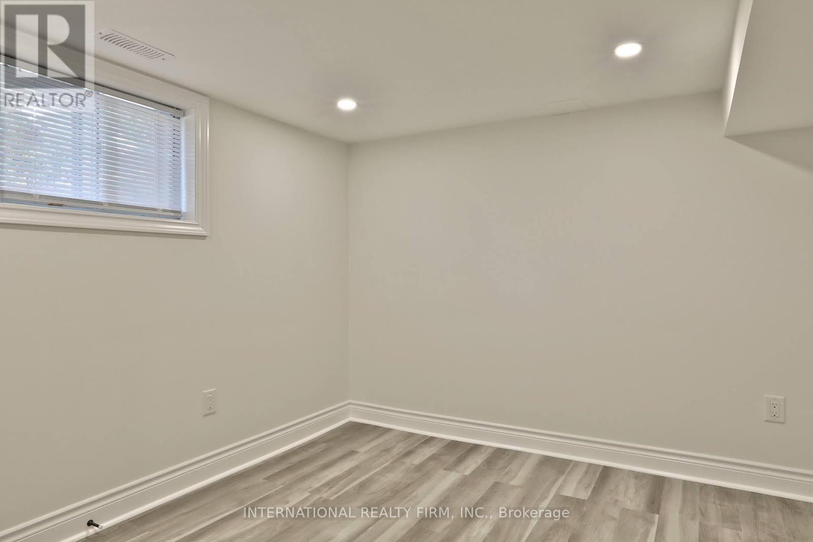 688 SAMMON AVENUE - 36
