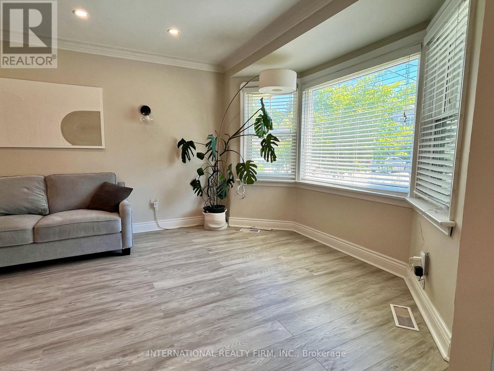 688 SAMMON AVENUE - 4