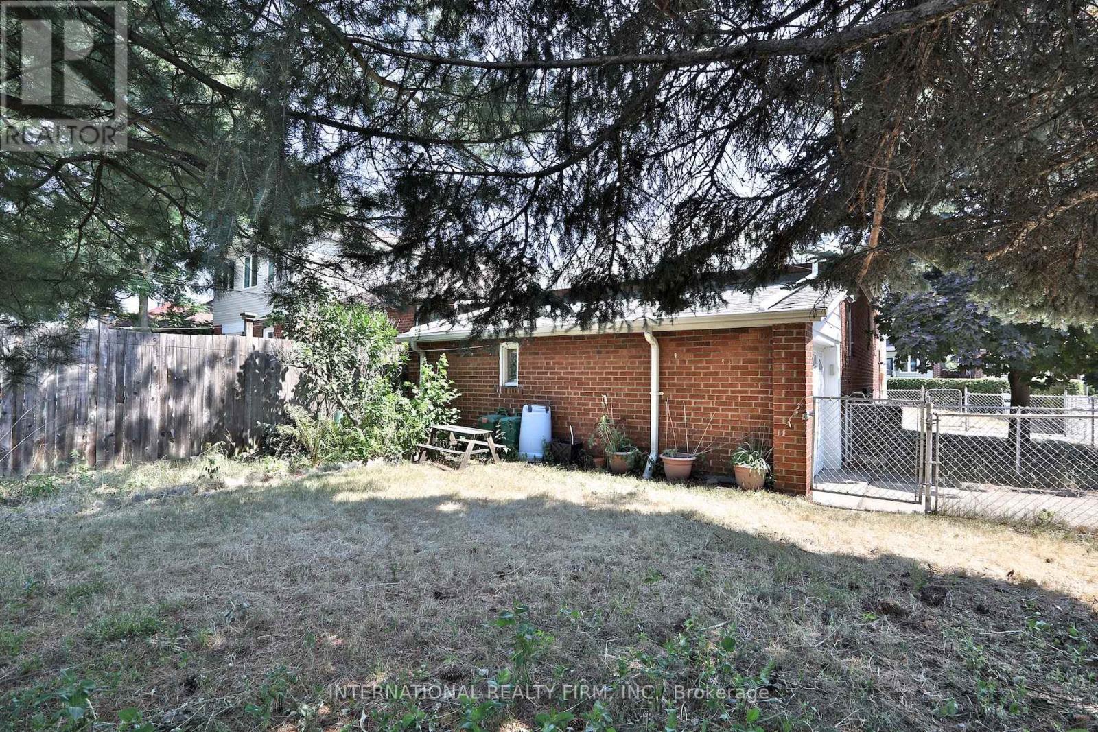 688 SAMMON AVENUE - 43