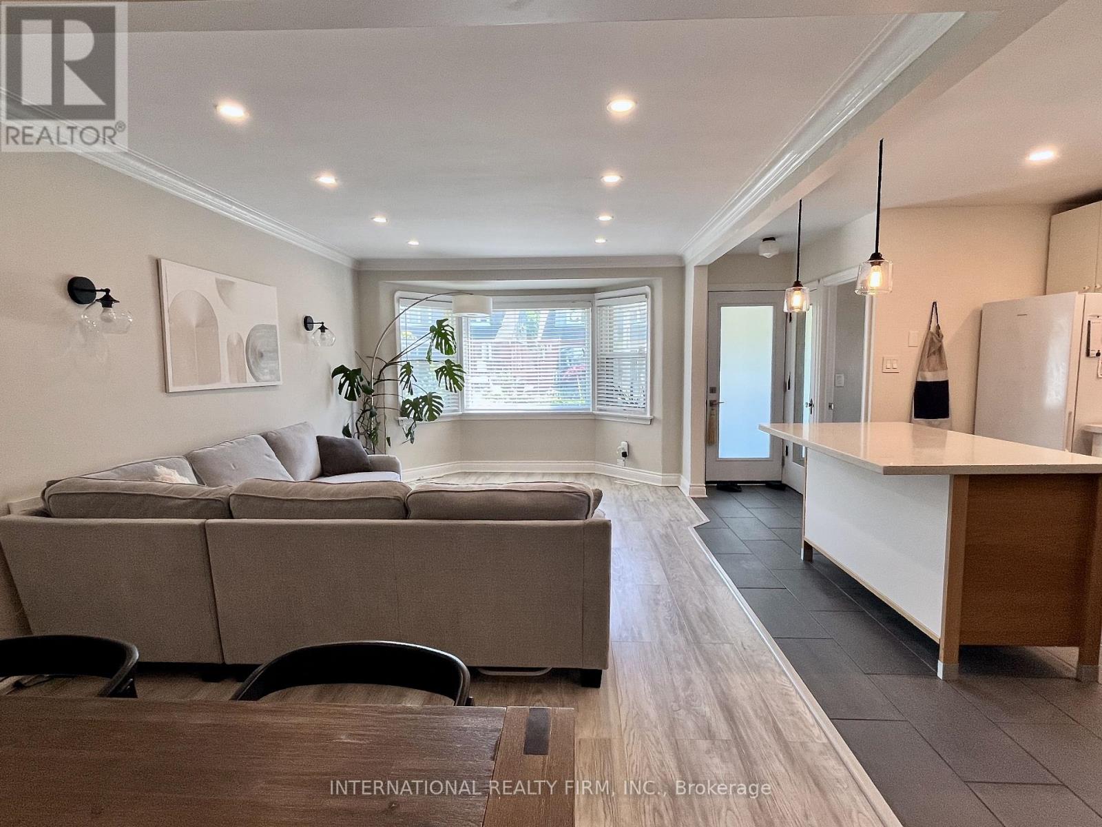 688 SAMMON AVENUE - 9