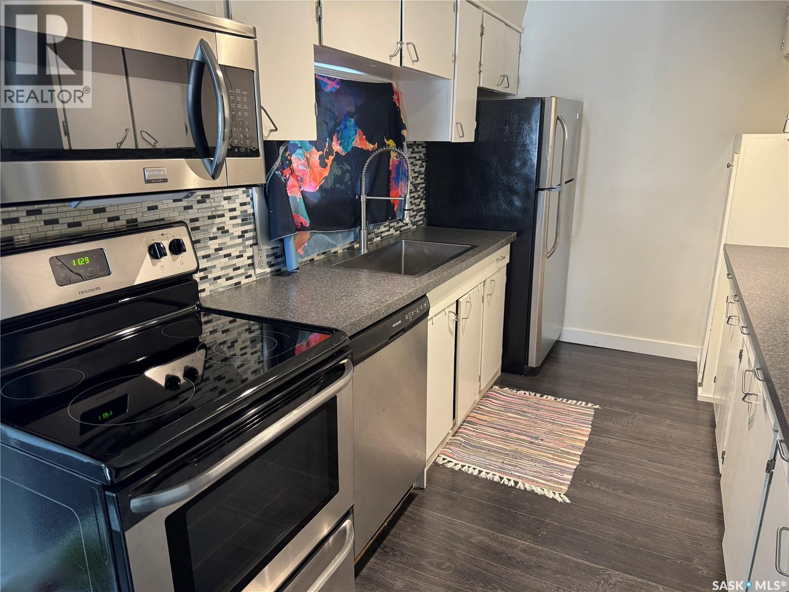 71 22nd STREET E - 15