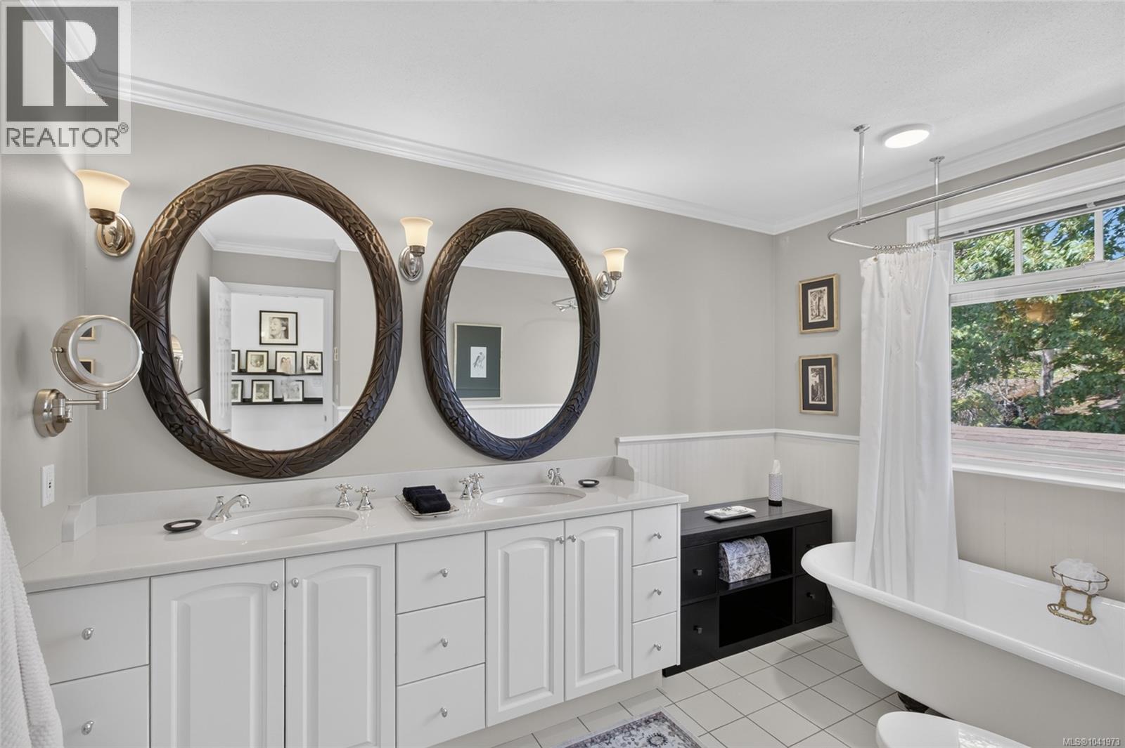 1685 Beaufort Ave - 26