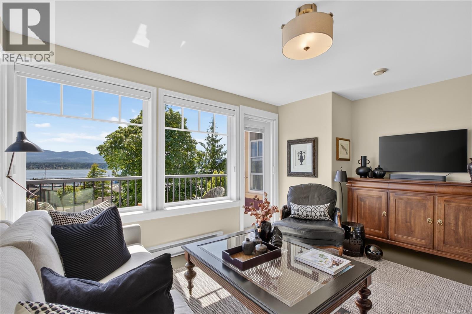 1685 Beaufort Ave - 58