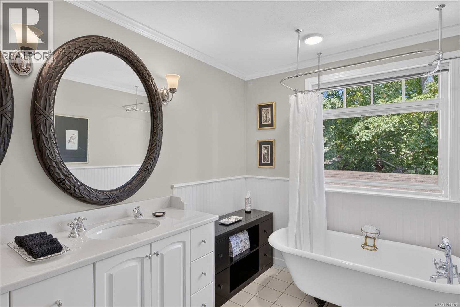1685 Beaufort Ave - 56