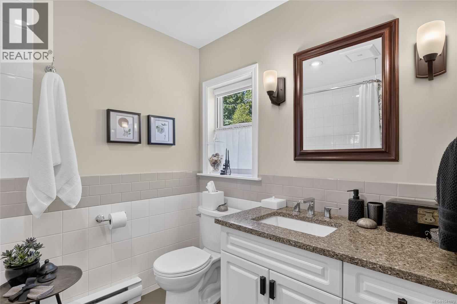 1685 Beaufort Ave - 80