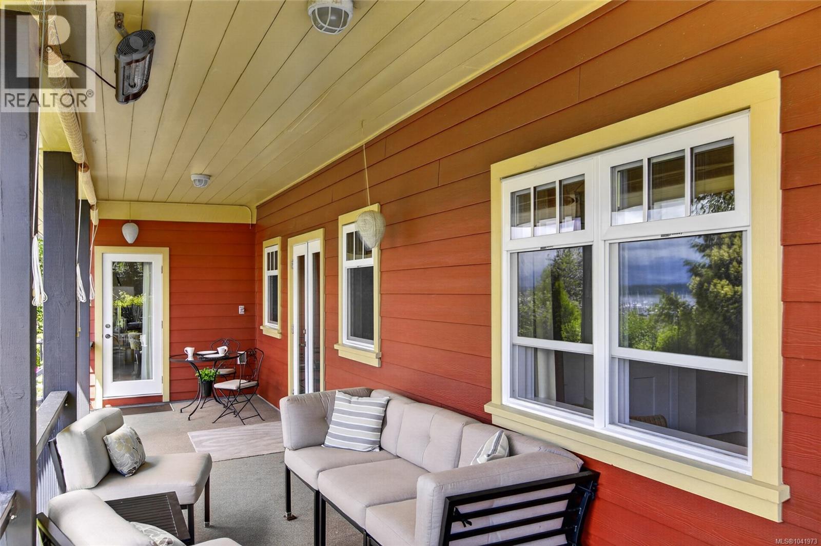 1685 Beaufort Ave - 50