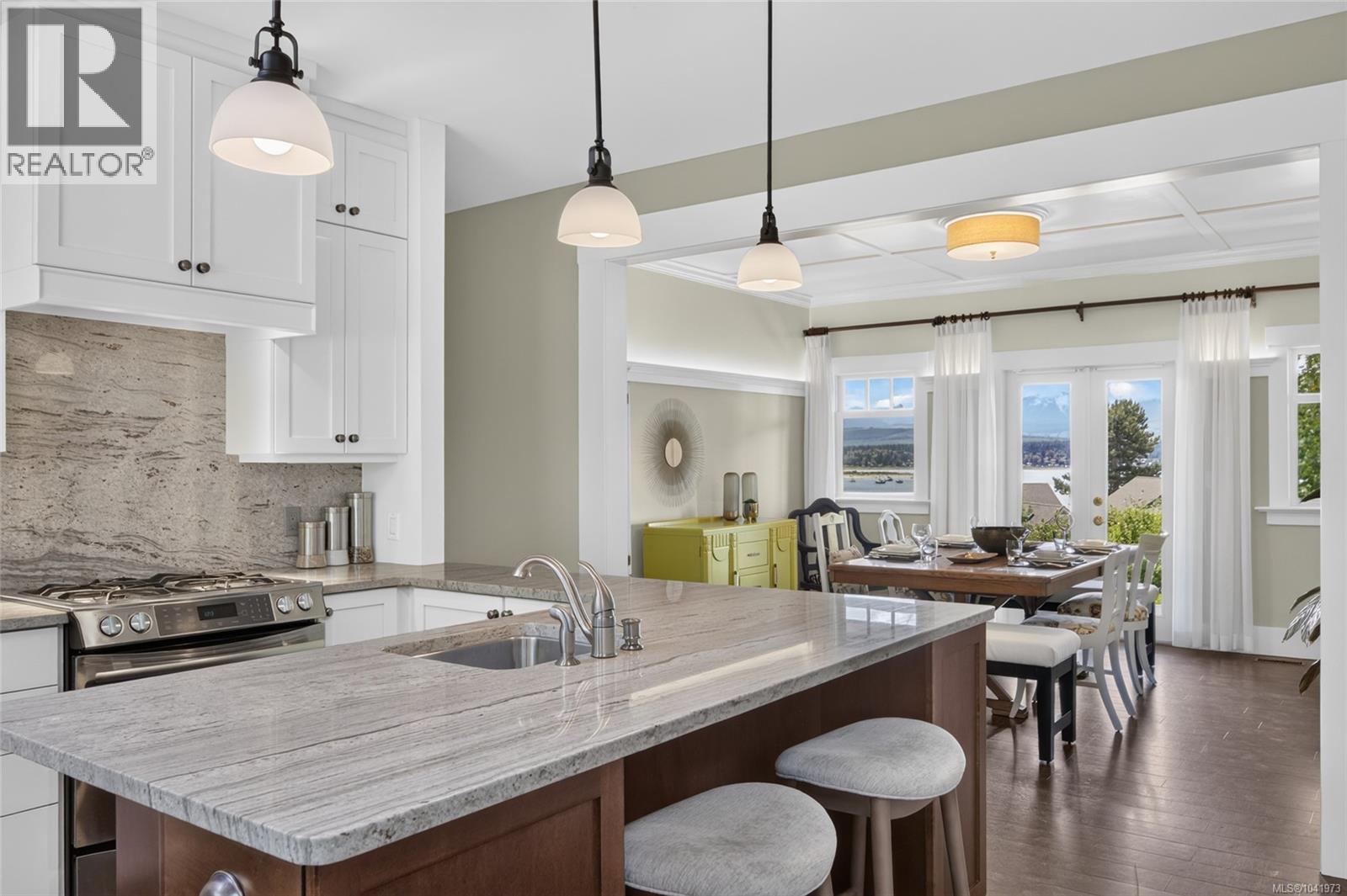 1685 Beaufort Ave - 70