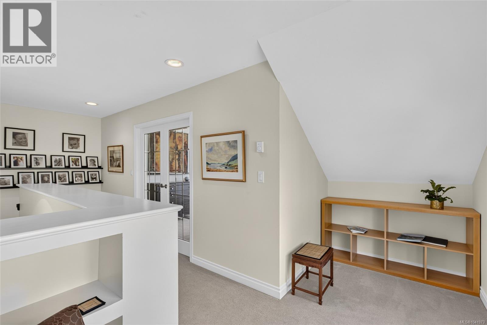 1685 Beaufort Ave - 52