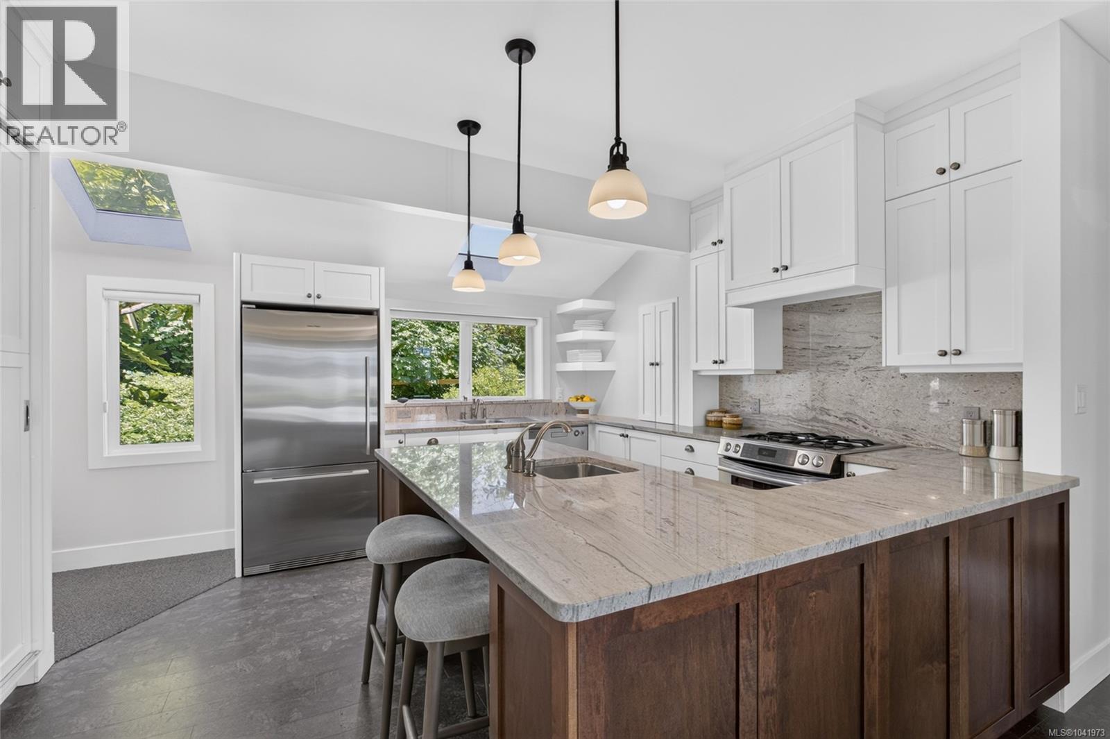1685 Beaufort Ave - 74