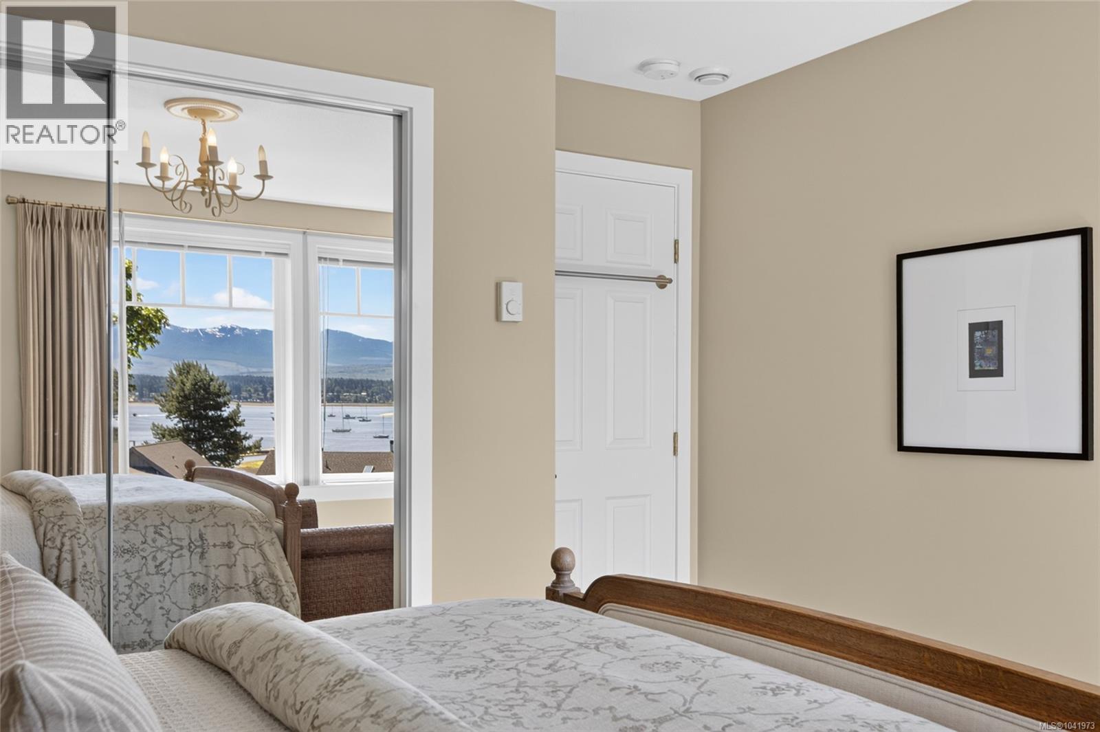 1685 Beaufort Ave - 76