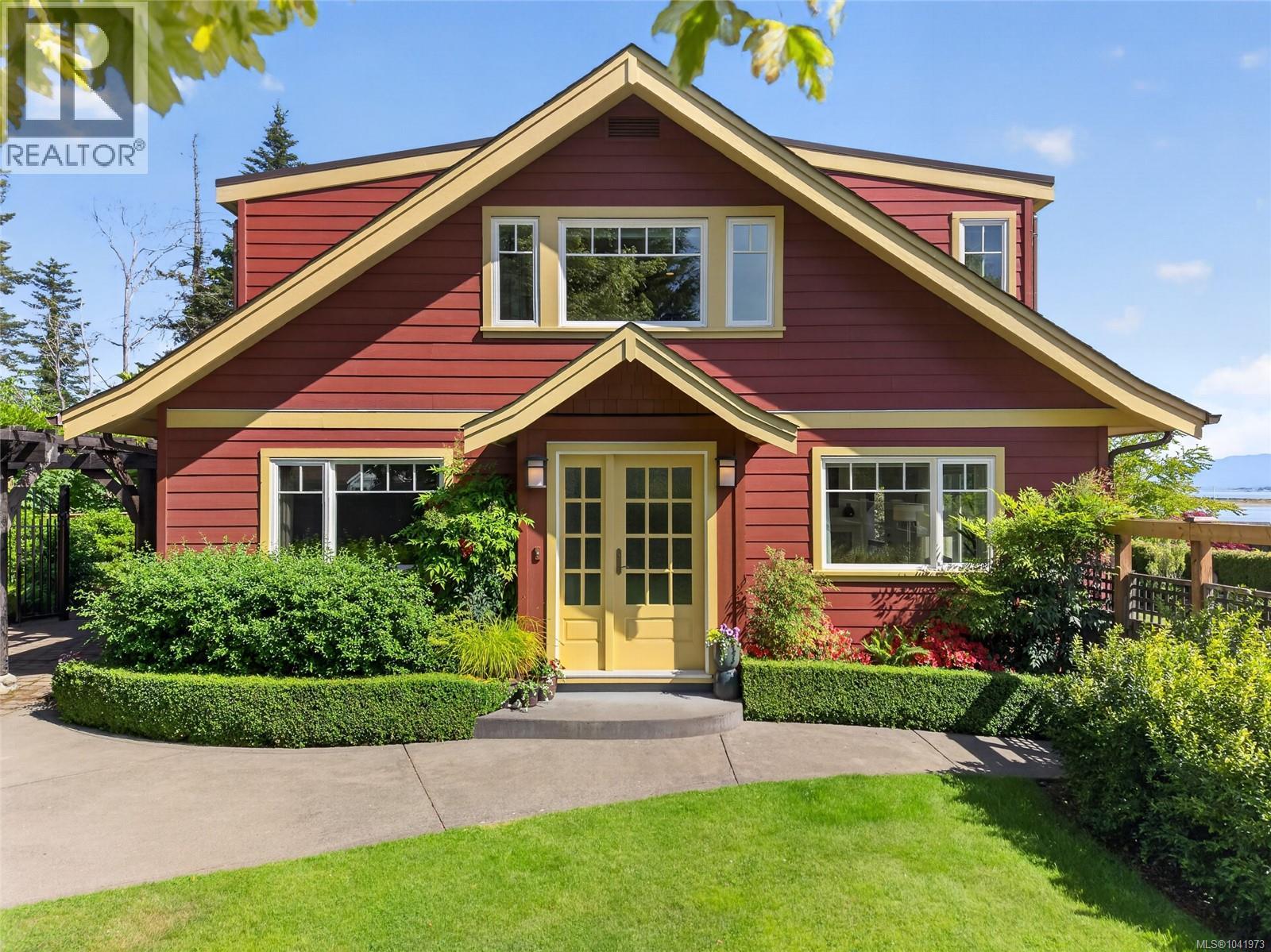 1685 Beaufort Ave - 2