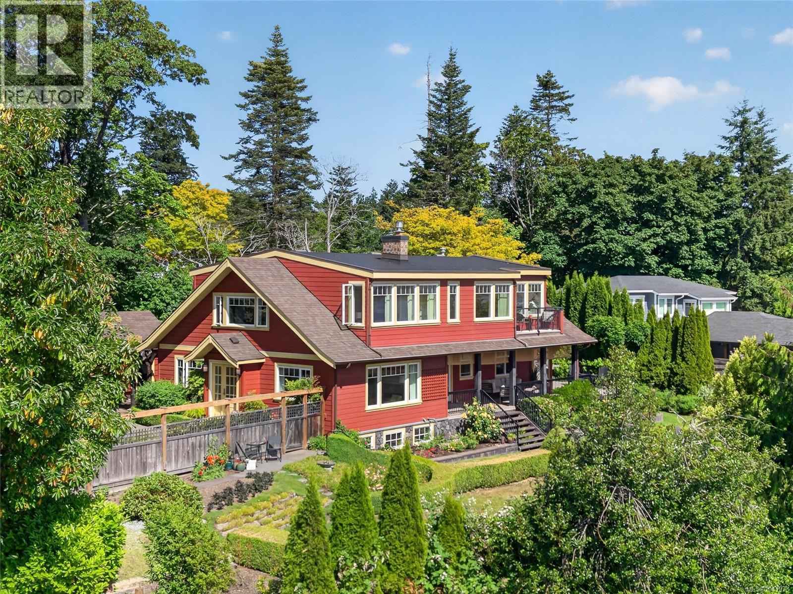 1685 Beaufort Ave - 46