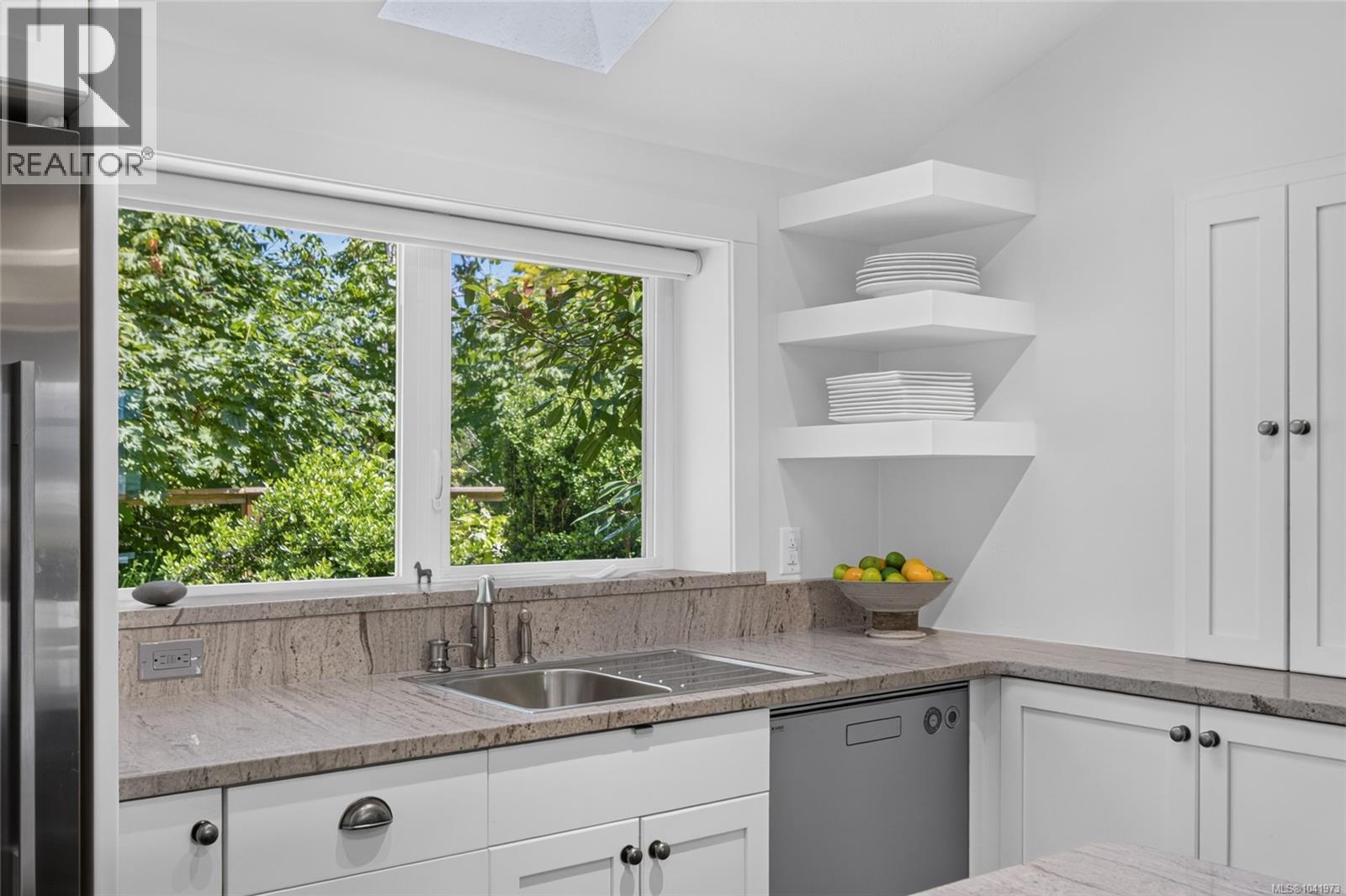 1685 Beaufort Ave - 71