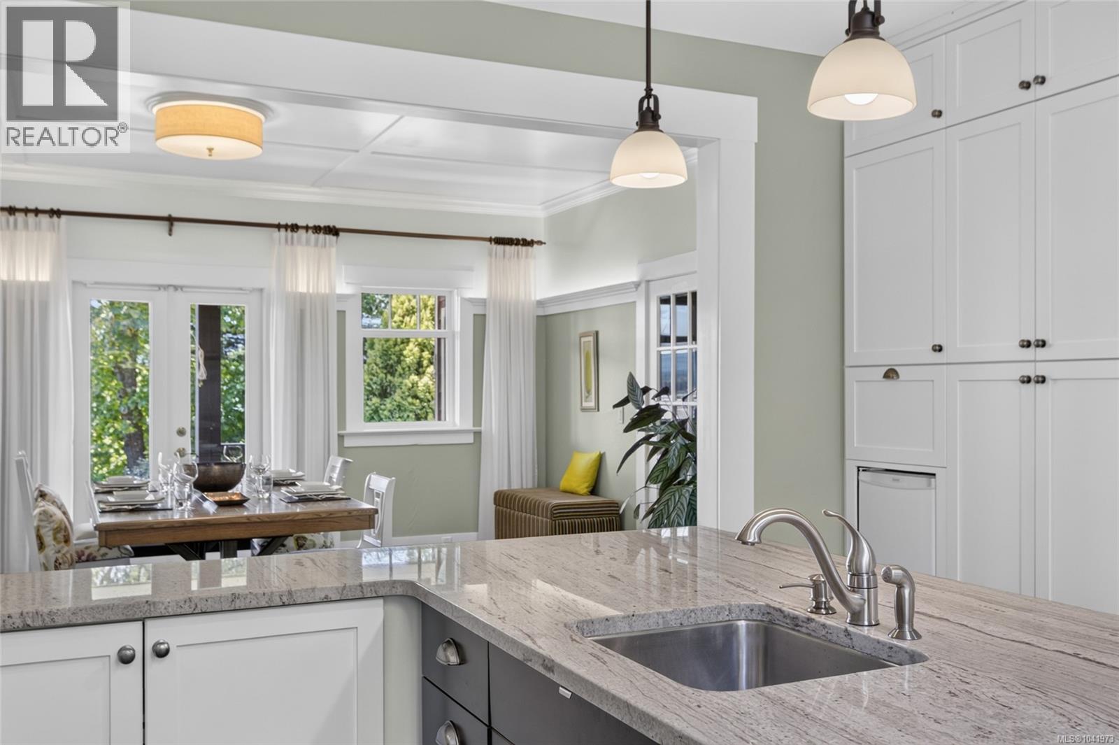 1685 Beaufort Ave - 72