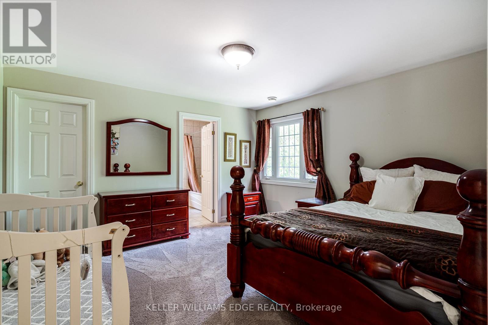 57 KENNEDY ROAD - Image 32