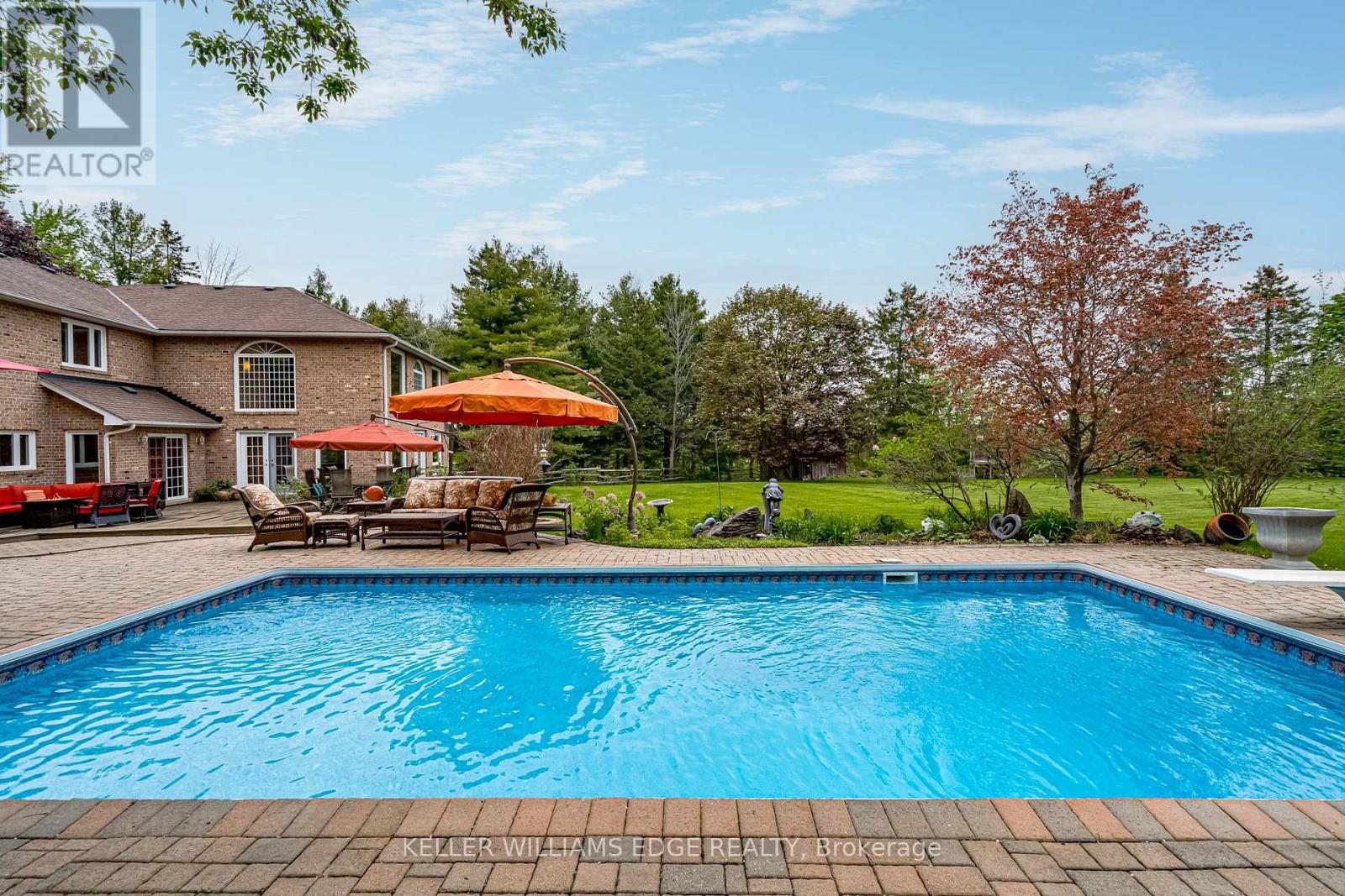 57 KENNEDY ROAD - Image 36