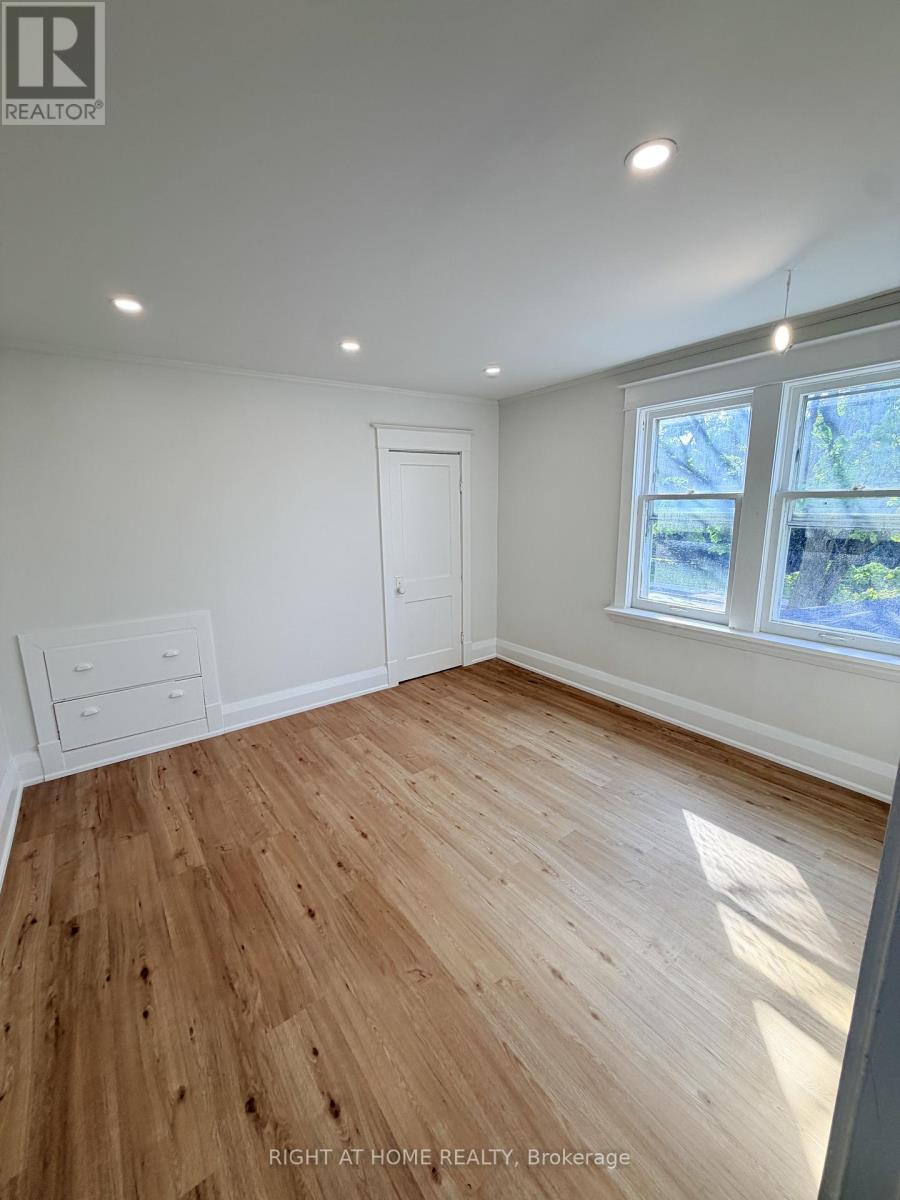 223 QUEEN STREET W - 13