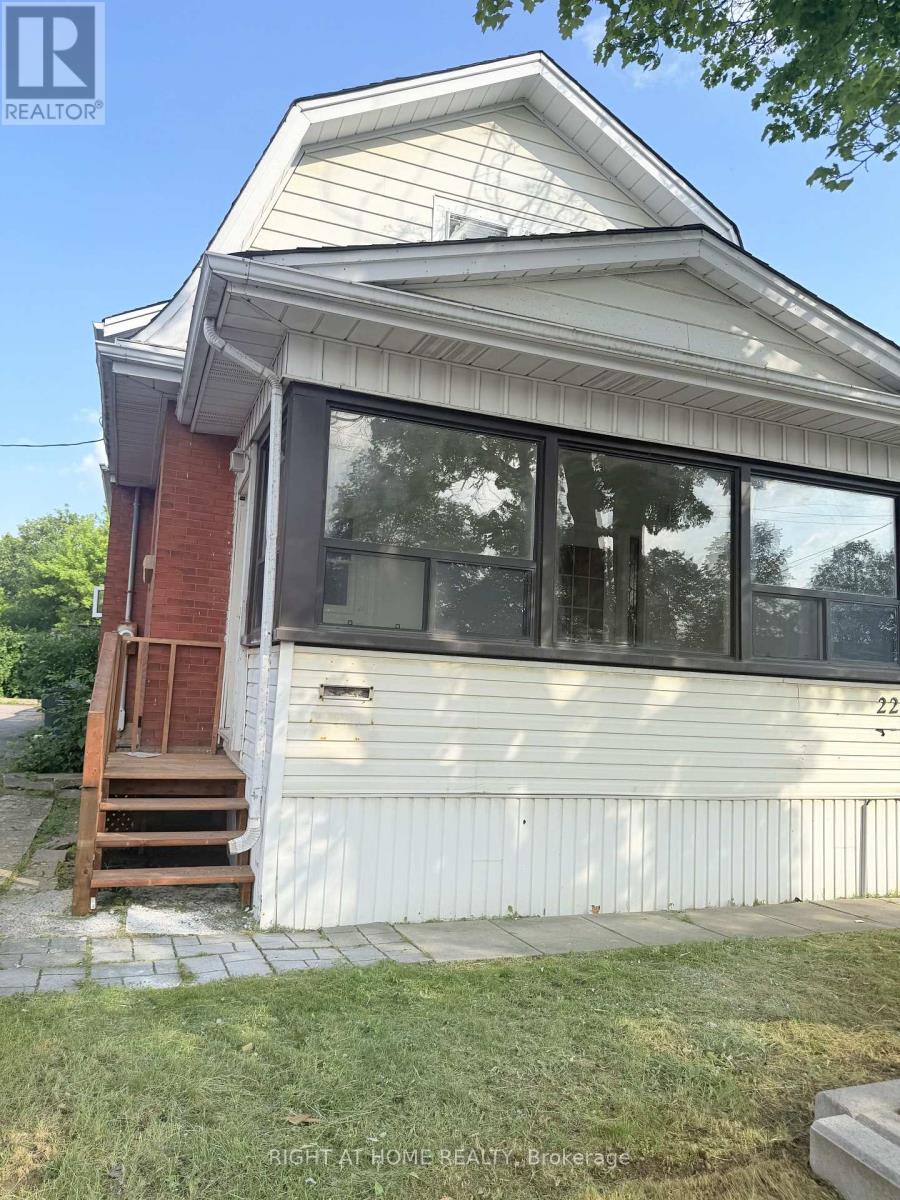 223 QUEEN STREET W - 3