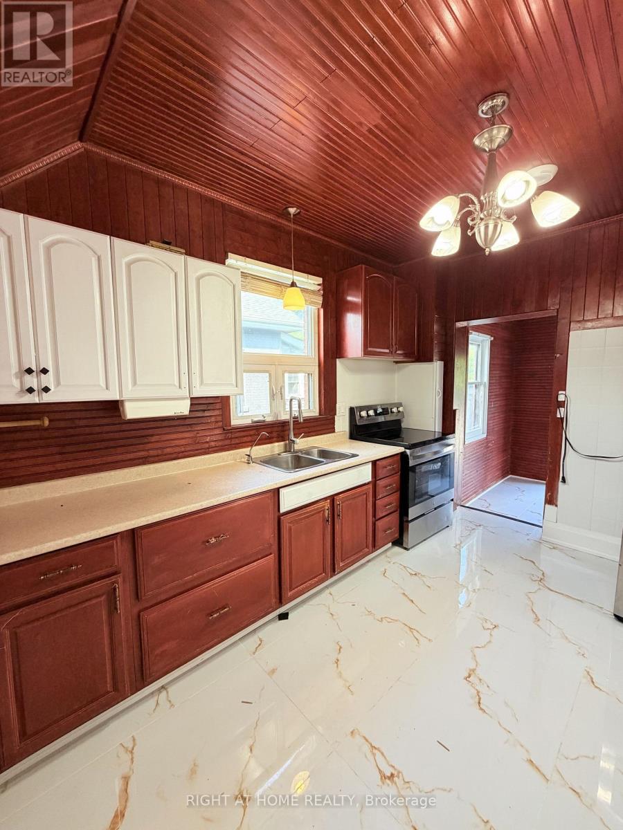 223 QUEEN STREET W - 6