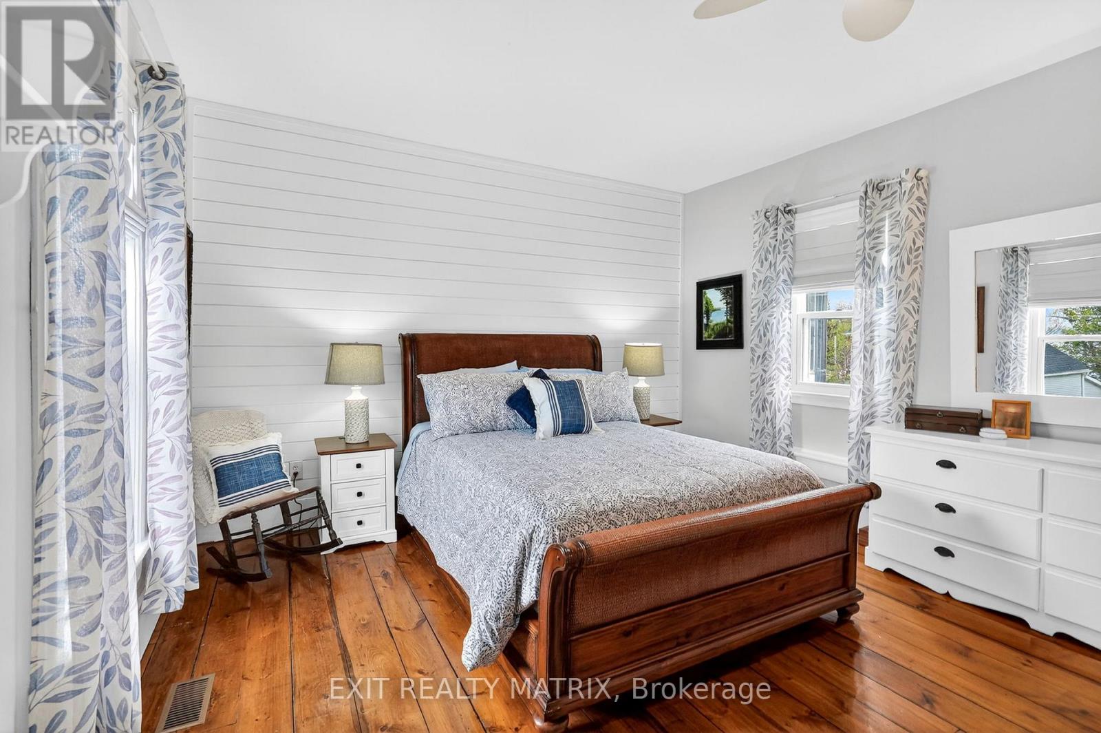 22 WATER STREET E - 21