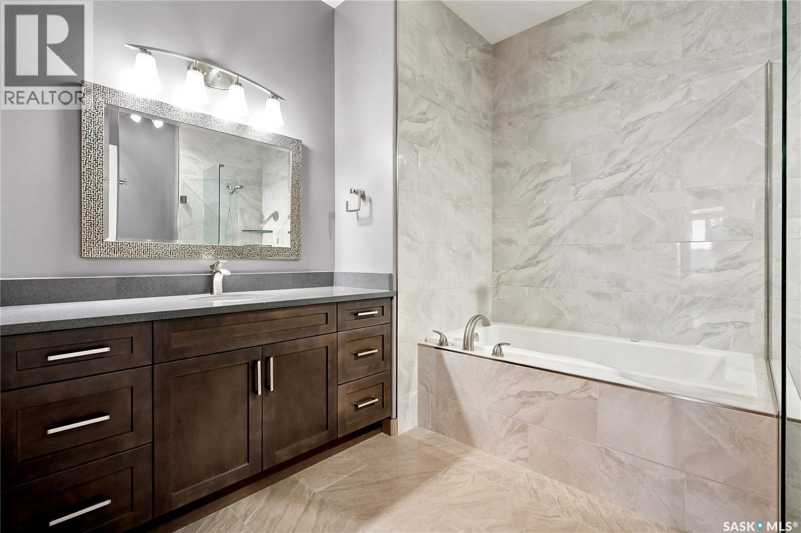 20 315 Bayview CRESCENT — photo 34