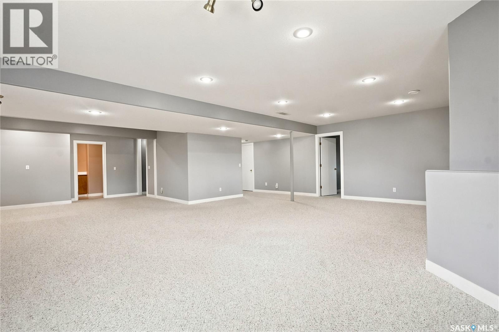 20 315 Bayview CRESCENT — photo 38
