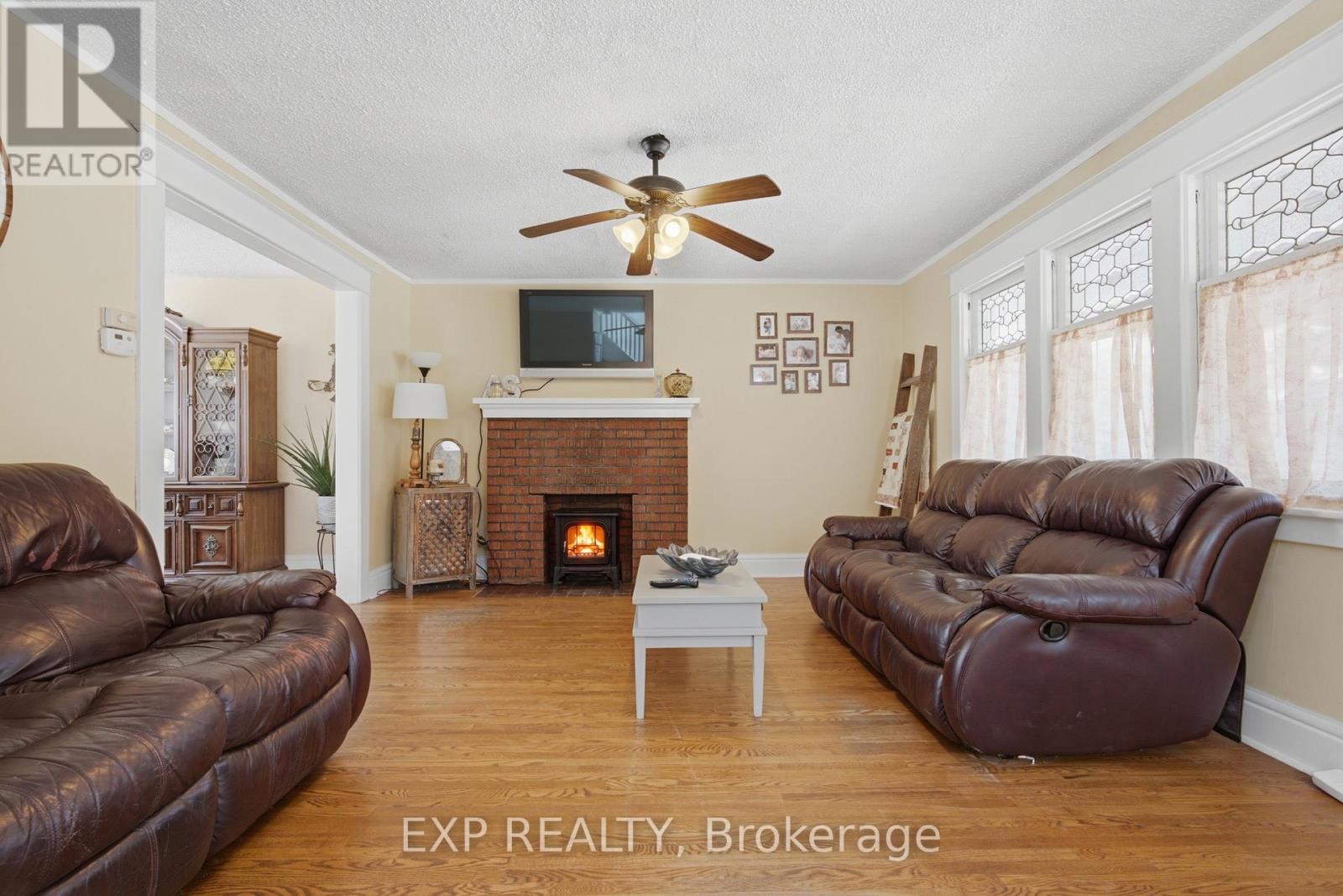26 LOWELL AVENUE - Image 10