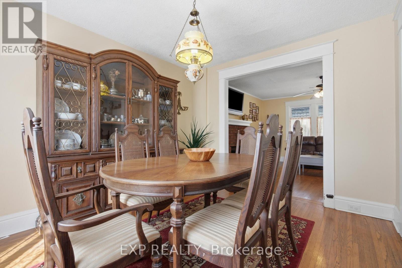 26 LOWELL AVENUE - Image 14