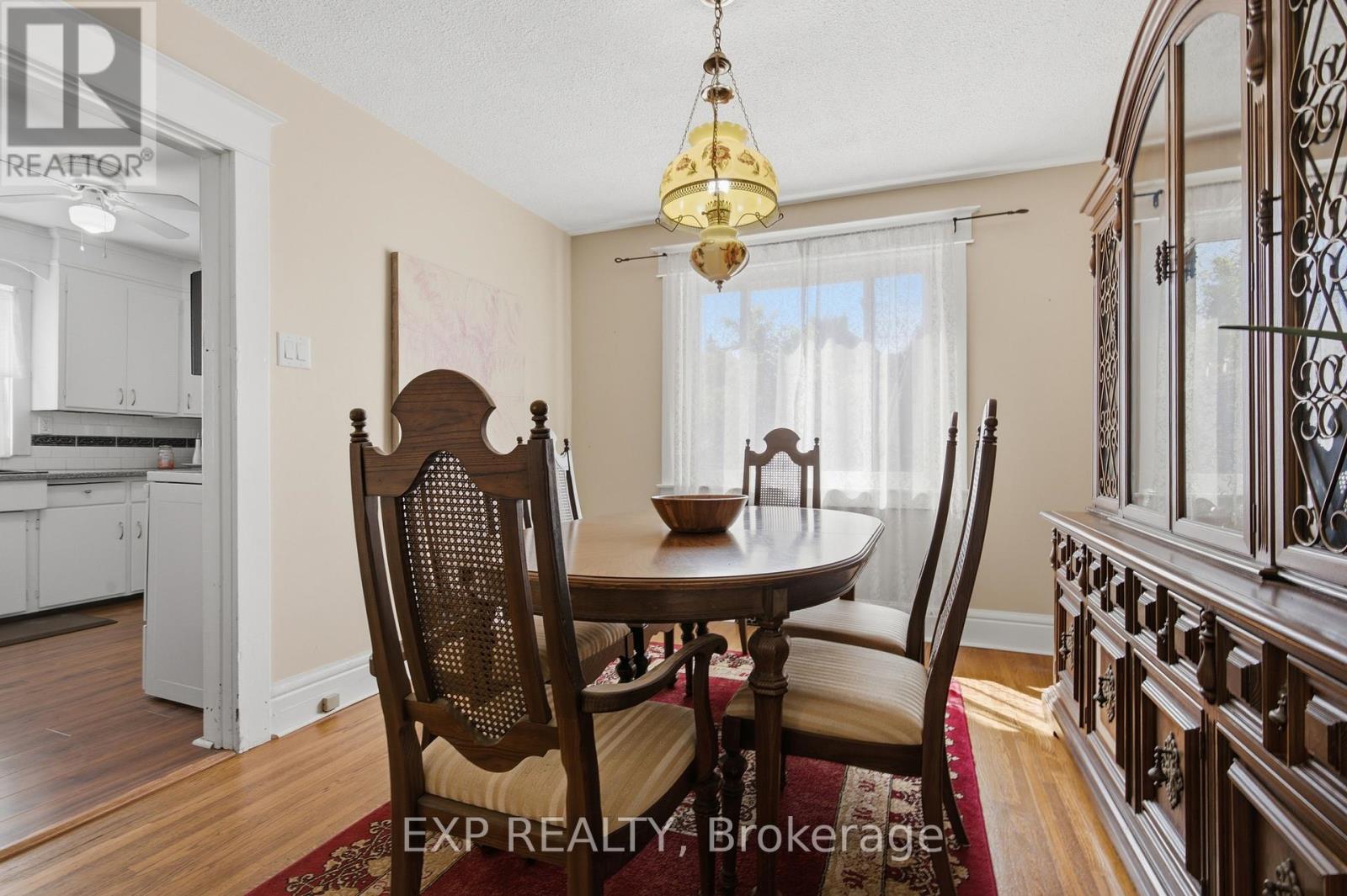 26 LOWELL AVENUE - Image 17