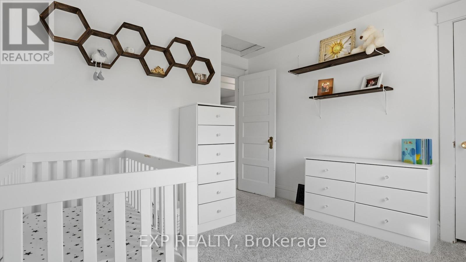 26 LOWELL AVENUE - Image 25