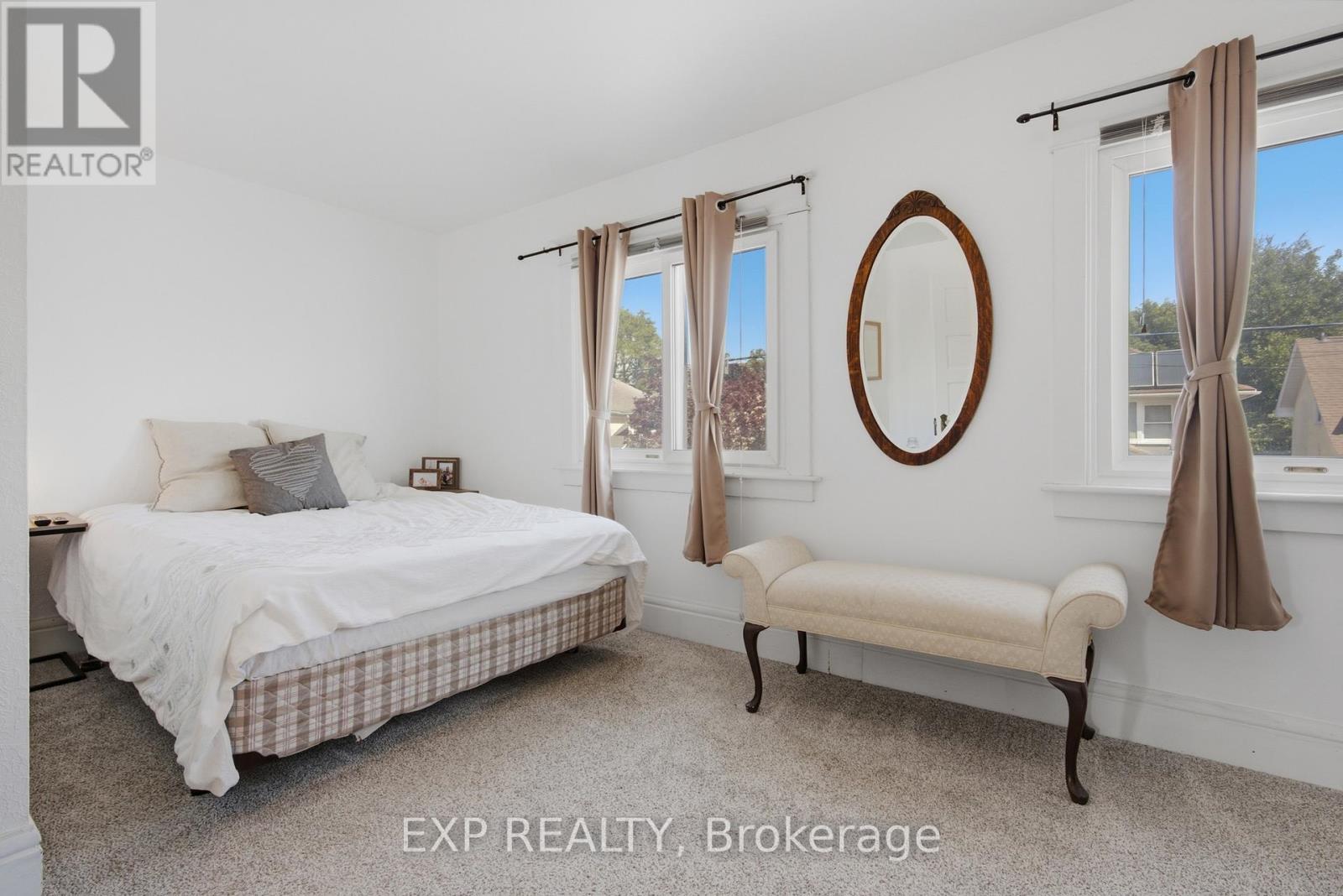 26 LOWELL AVENUE - Image 29