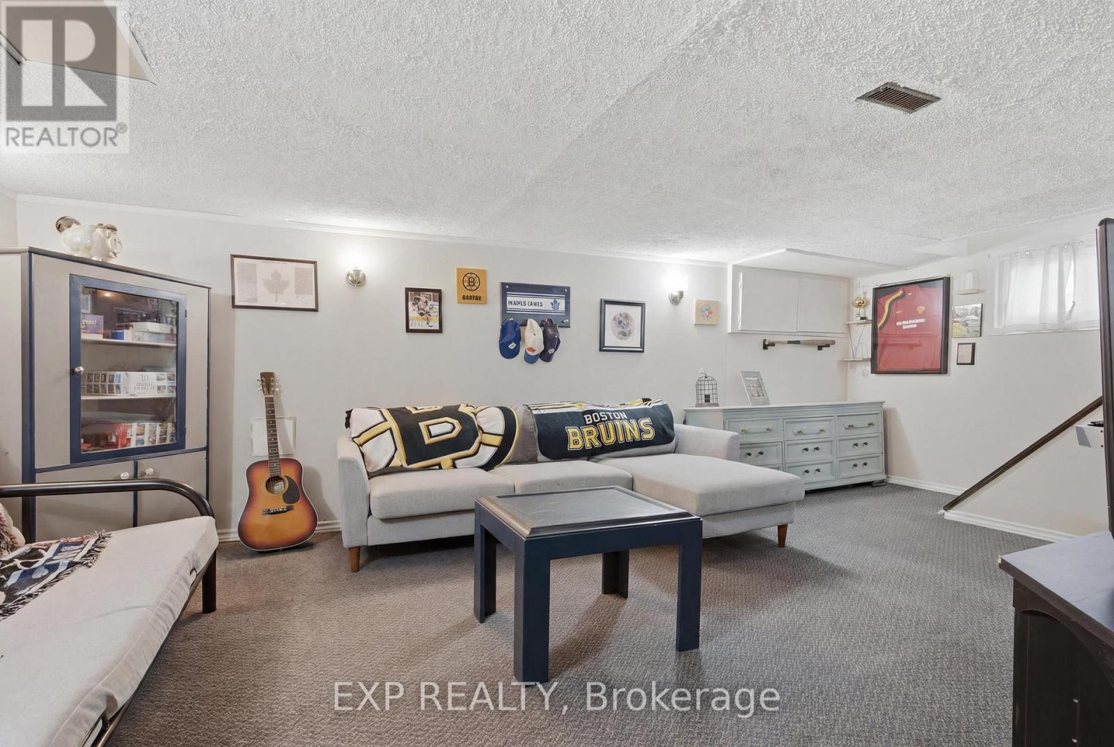 26 LOWELL AVENUE - Image 36
