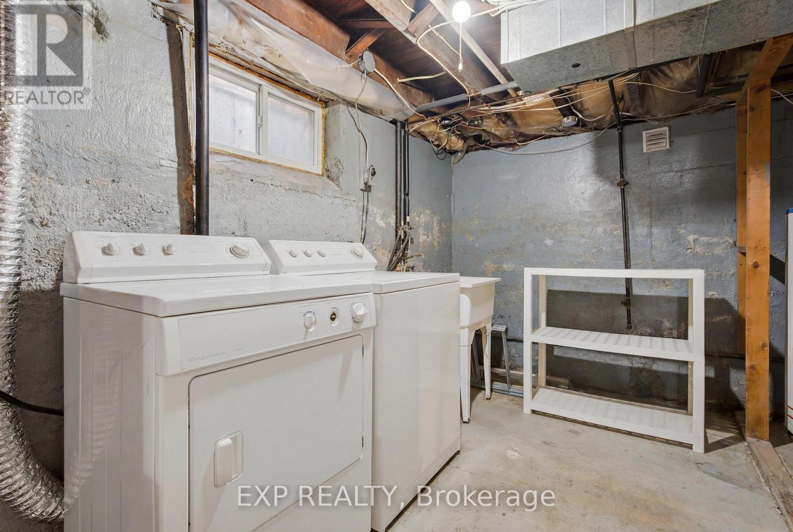 26 LOWELL AVENUE - Image 41