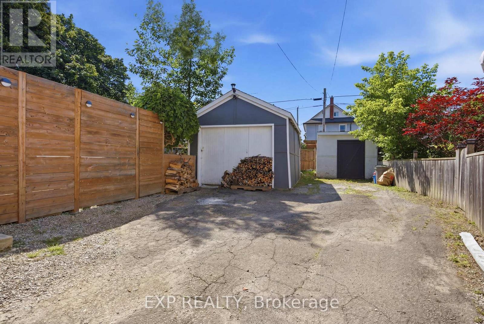 26 LOWELL AVENUE - Image 42