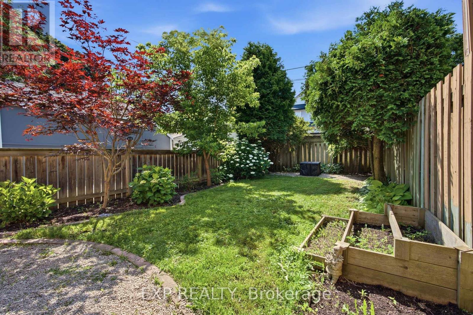 26 LOWELL AVENUE - Image 45