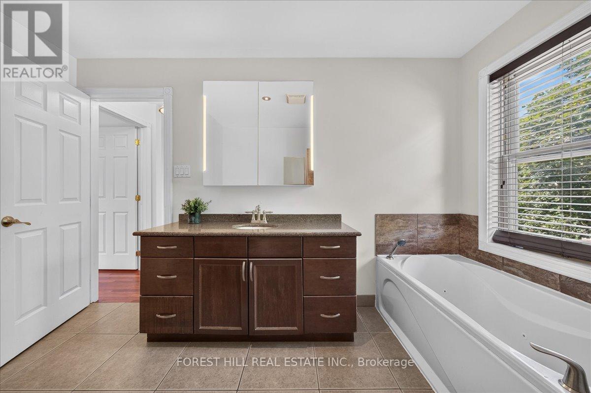 840 MAITLAND STREET - Image 23