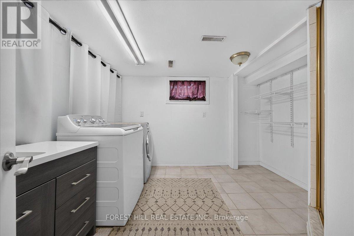 840 MAITLAND STREET - Image 36