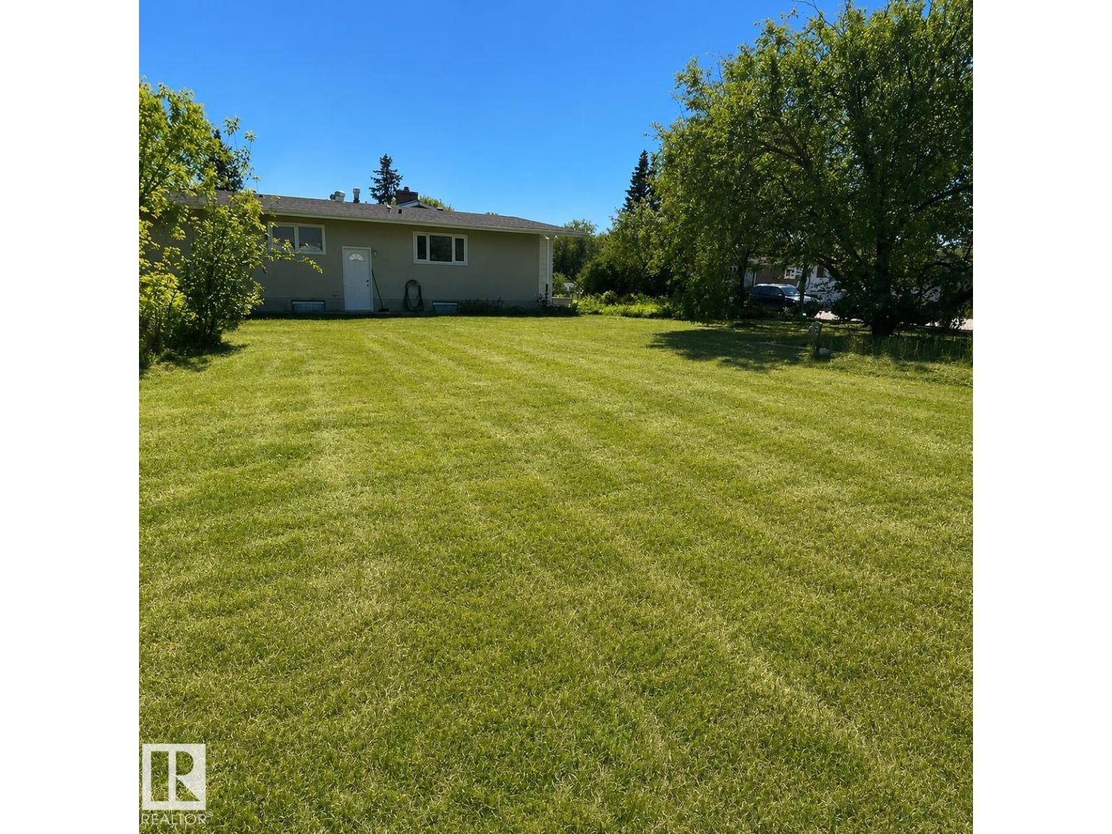 10531 152 ST NW, Canora, Edmonton photo 1