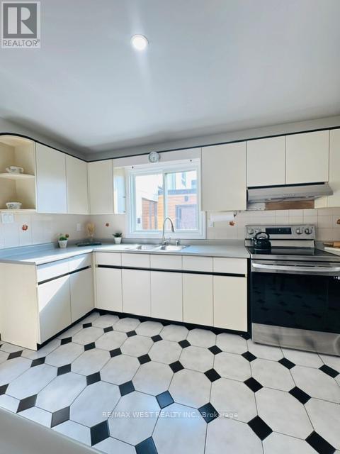 16 ARMSTRONG AVENUE - 12