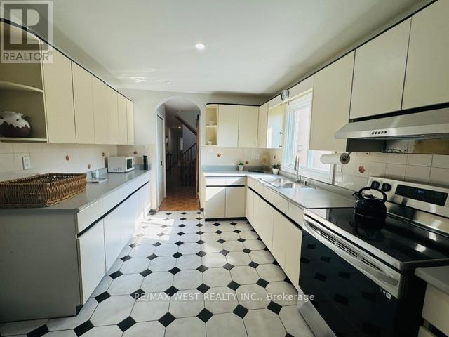 16 ARMSTRONG AVENUE - 14