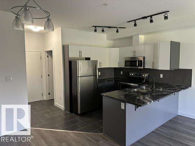 #402 10611 117 ST NW - 2