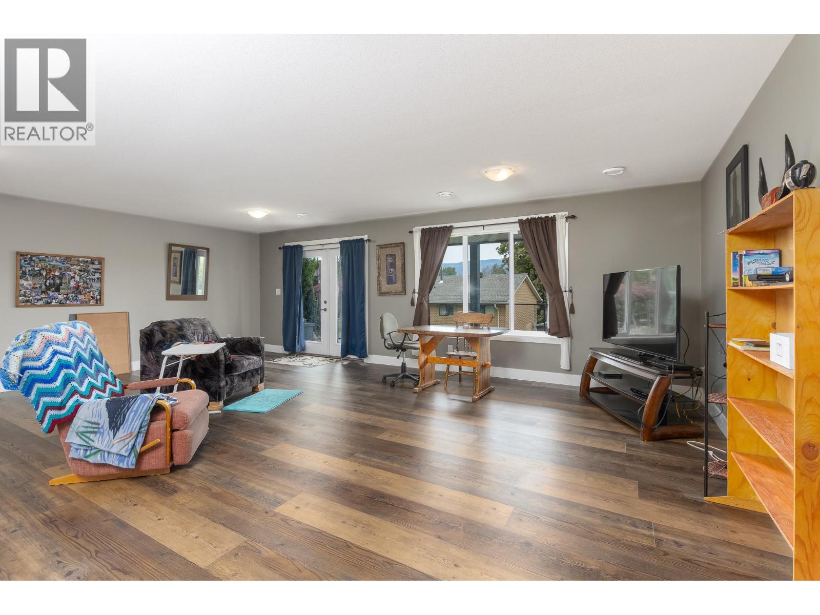 221 24 Street NE - 20