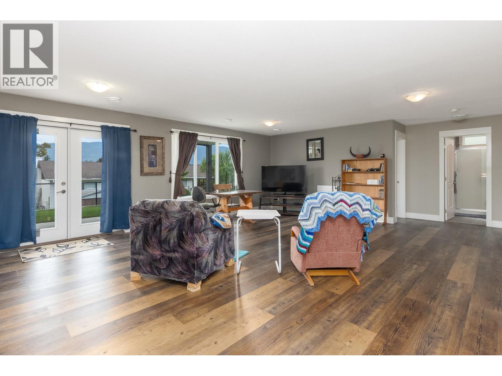 221 24 Street NE - 21
