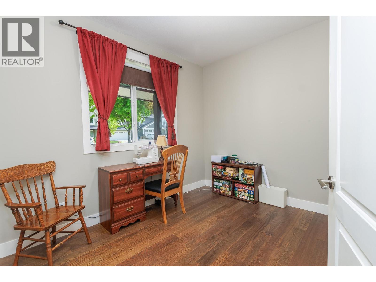 221 24 Street NE - 14