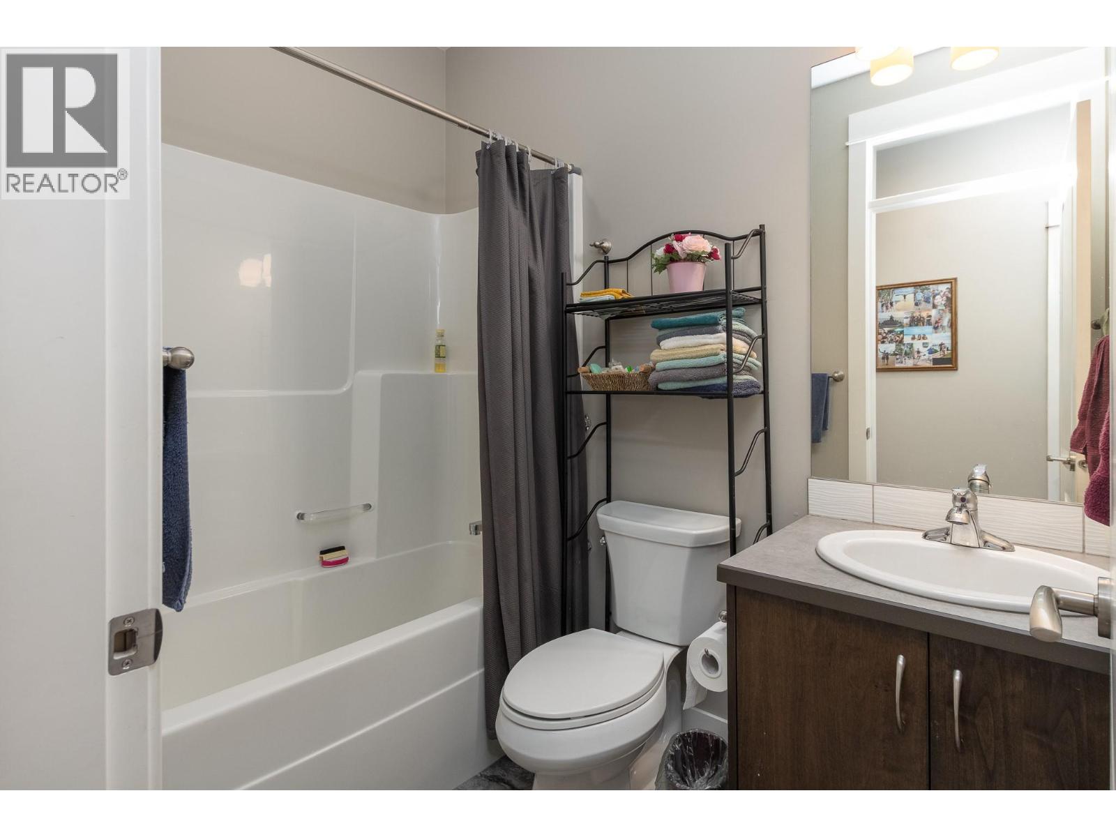 221 24 Street NE - 15