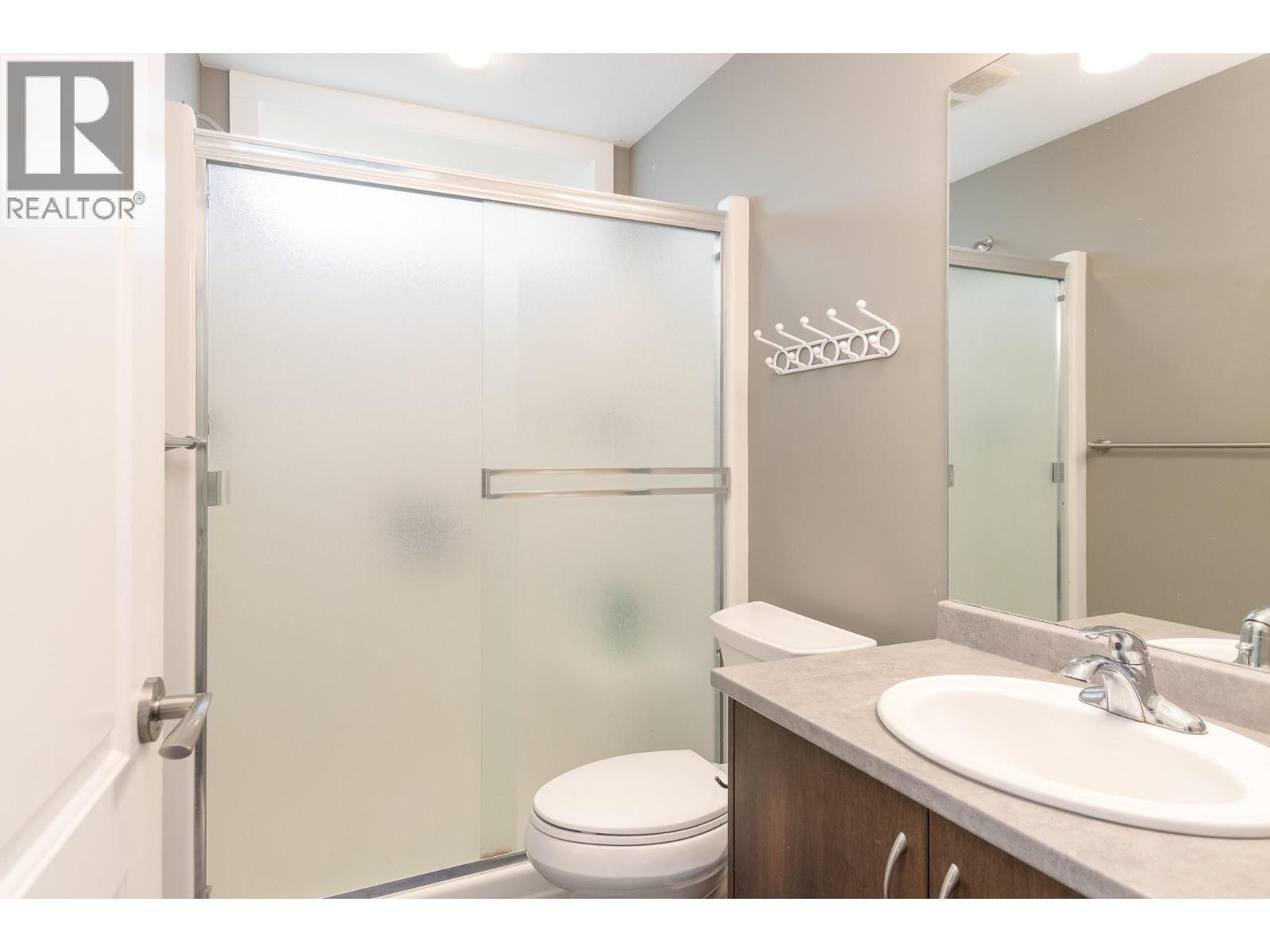 221 24 Street NE - 26