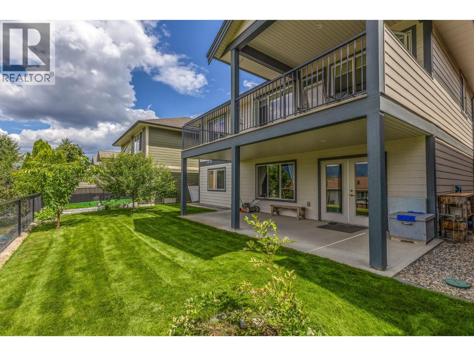 221 24 Street NE - 32