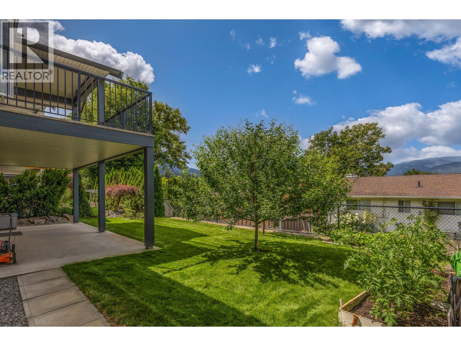 221 24 Street NE - 28